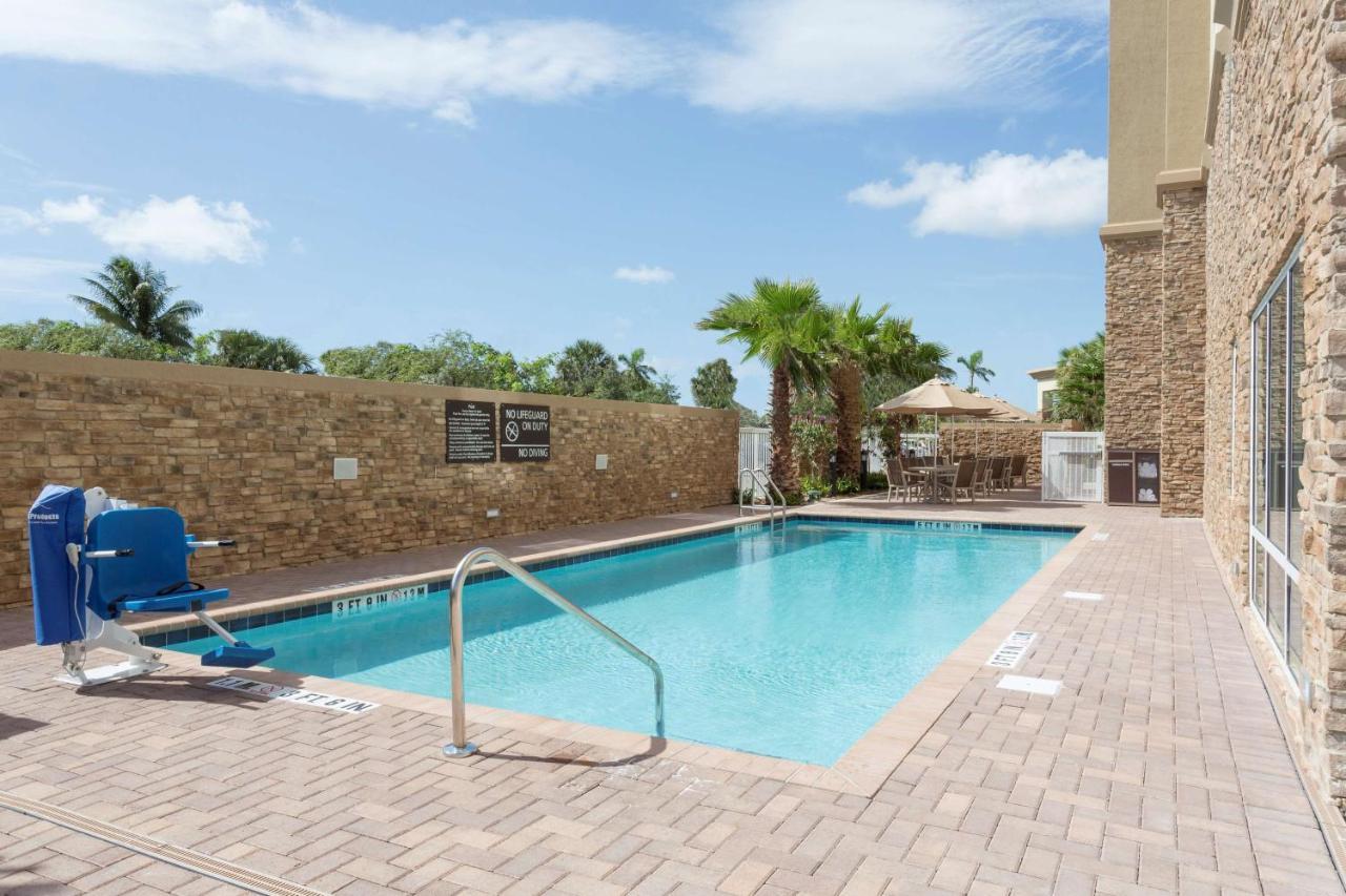 Hampton Inn Fort Lauderdale Помпано Бич Экстерьер фото